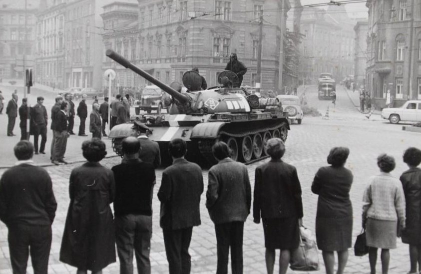 dc-rusove-rok-1968-vojska-vyroci-2013-3_galerie-980.jpg